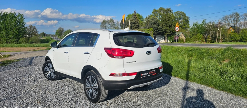 Kia Sportage cena 59900 przebieg: 157000, rok produkcji 2015 z Dębica małe 742